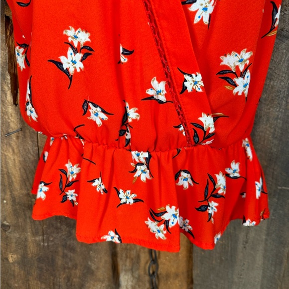 Sienna Sky Red Floral Print Peplum Top - size small - Picture 3 of 10